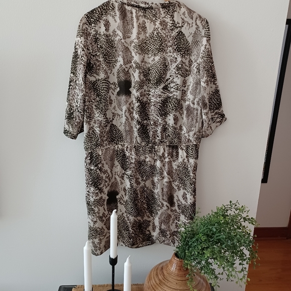 Satin Snakeskin Patterned Dress - Picture 9 of 9